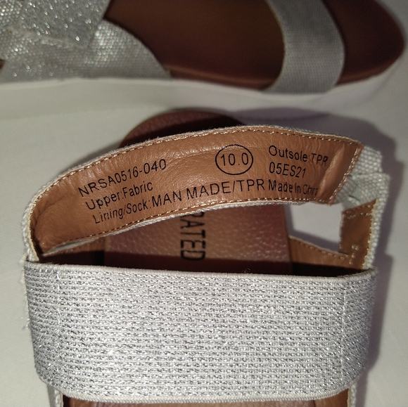 Silver slip on straps platform sandals size 10 - Picture 8 of 9